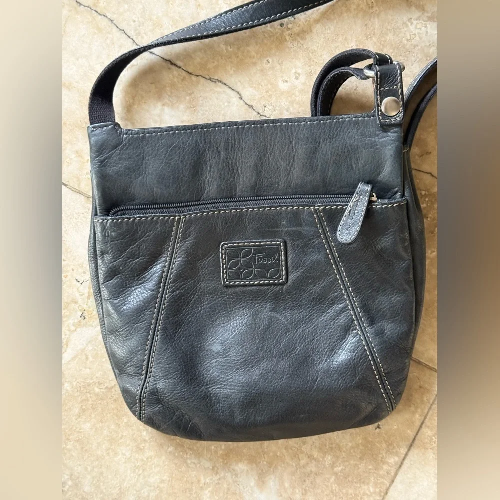 FOSSIL ladies, black leather Crossbody excellent condition